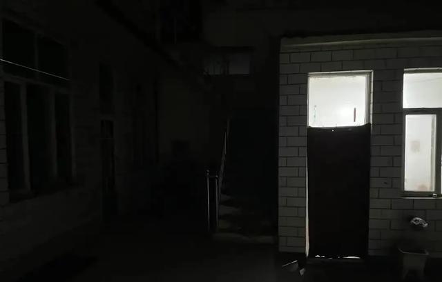 山西狗咬人命案的30分钟：两位父亲	、六次报警，只有一个被害人