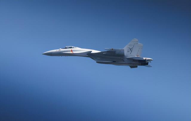 12架日机挂满导弹，对辽宁号发动模拟打击？日本该庆幸这不是实战