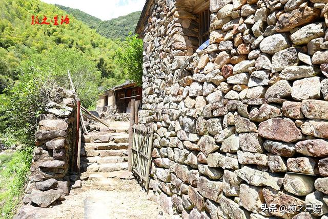 东海云顶盖苍山，四面皆有登山的经典线路