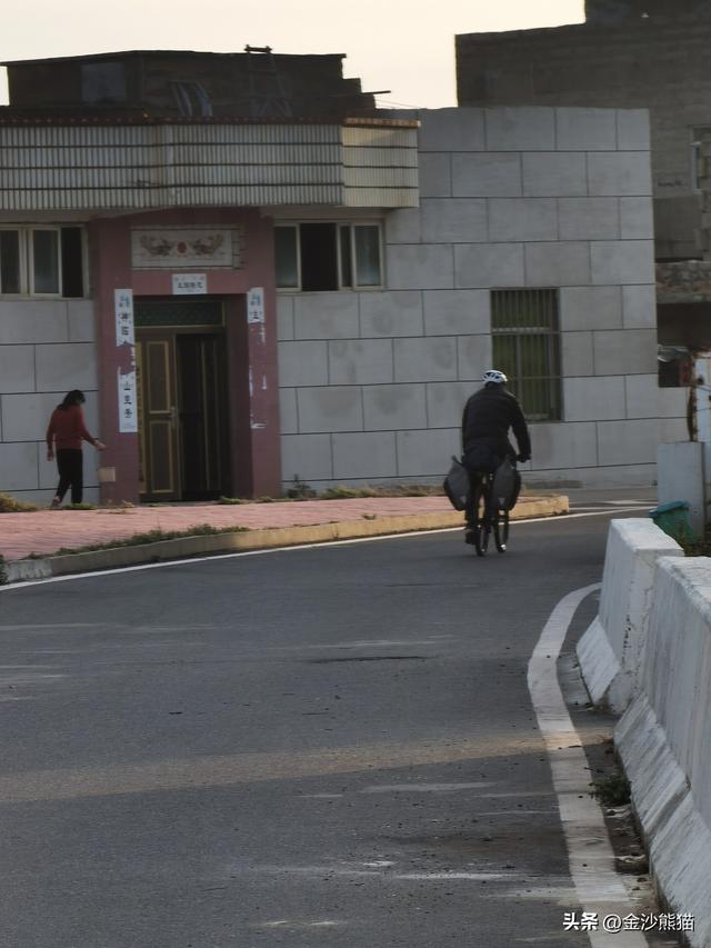 打卡屿头岛厝梁礁"一线天" 登上平潭岛 双龙连续第三年千里走双骑3