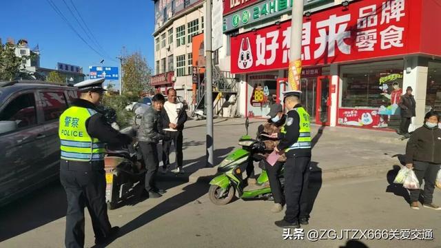 交通秩序整治 偃师交警一直在行动