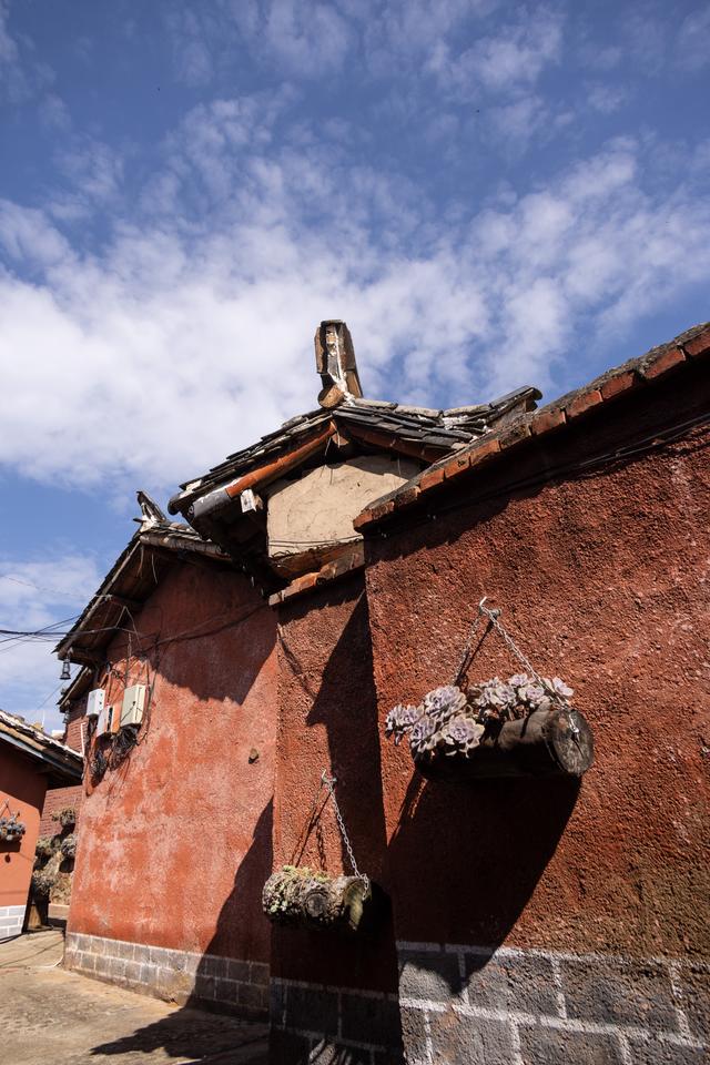 天下彝家第一村——迤沙拉