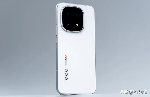 16GB+512GB，可以“闭眼买”的3款手机，双11销量都很高