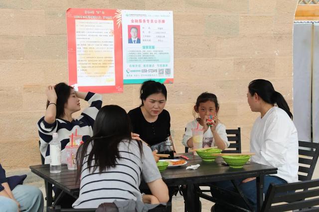 从“空心村”到“网红村”！石楼崖头村国庆爆火！民宿爆满、村民增收，这条致富路太燃了！