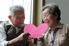 外婆说_贵人不顶重发，头发多是劳碌命，头发少的人才命好呢图片