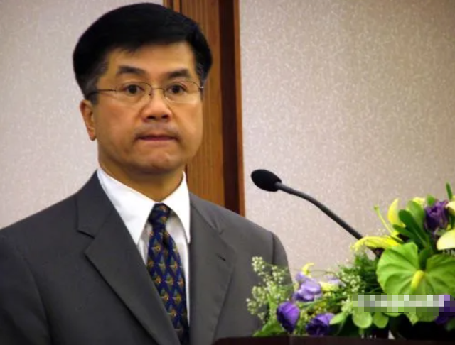 骆家辉警告中国：最好不要自主生产尖端芯片，这不是美国想看到的