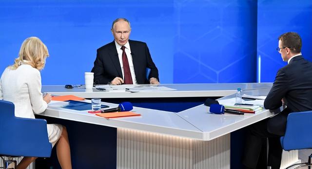 高市早苗拒不认错，乌克兰派人赶赴北京，送来一个中方期待的承诺