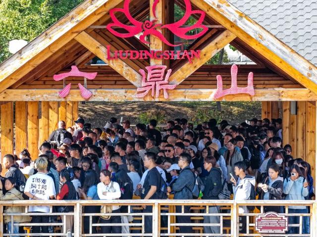 2025年国庆中秋双节，敦化市文旅市场迎来“井喷式”爆发!