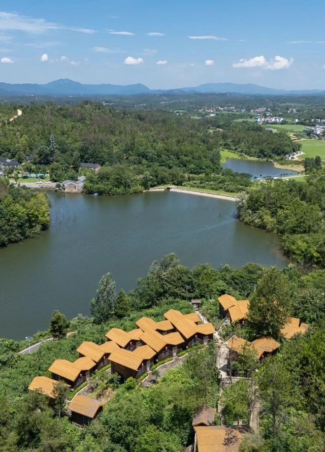 裕和夫子山：用私汤与稻浪，写一封山系情书