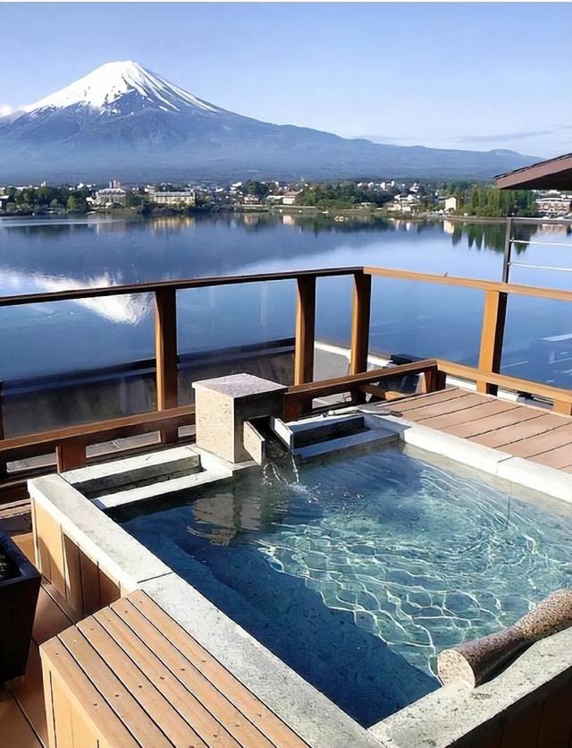 机票甩卖也救不了日本旅游？高市早苗一句话，让中国游客彻底心凉