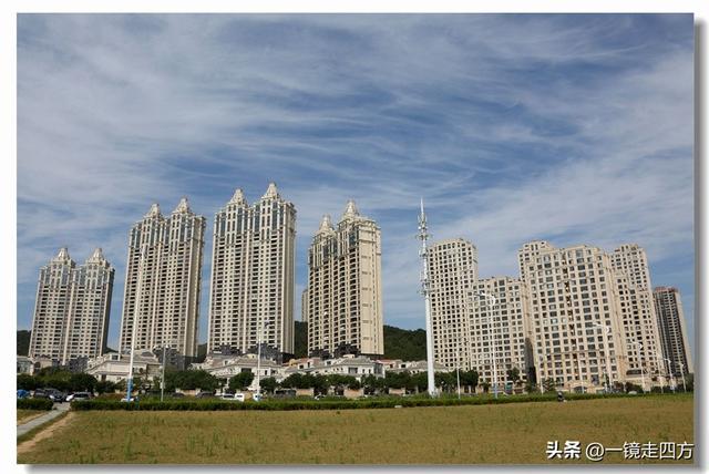 在大连陵水湾打造出的“海纳百川”国际雕塑景观带