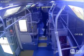 男子骚扰殴打女乘客 公交司机外卖员果断出手解围图片