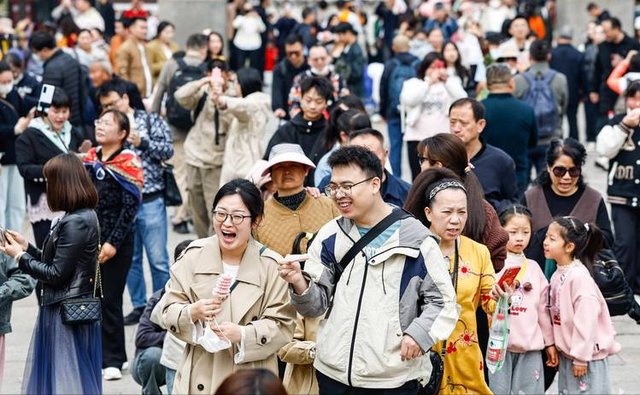 继德国之后，英国也开始贴出“中文标语”？中国游客：不能够接受
