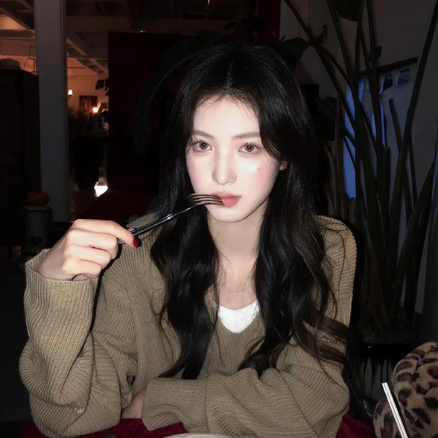 风墨壁纸 | 氛围感十足的女生真人头像