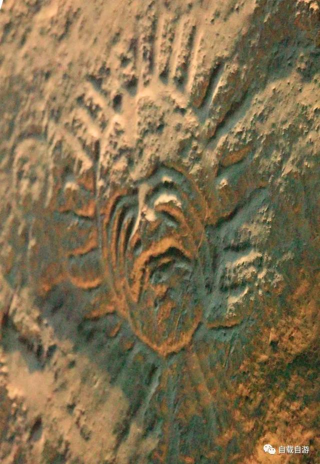 内蒙乌海市有古老的史前岩画,多次前往不得入内 痴心不改终见真容