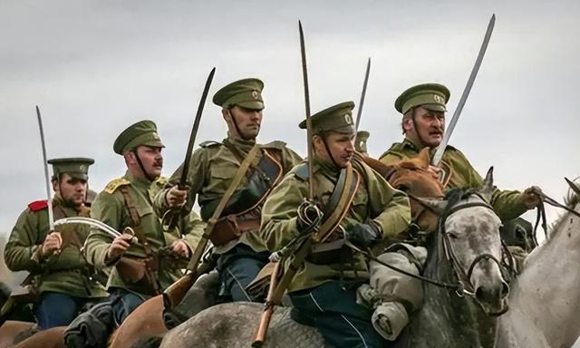 俄乌冲突的"根"在这！这群人改写俄国军事史，哥萨克到底有多强
