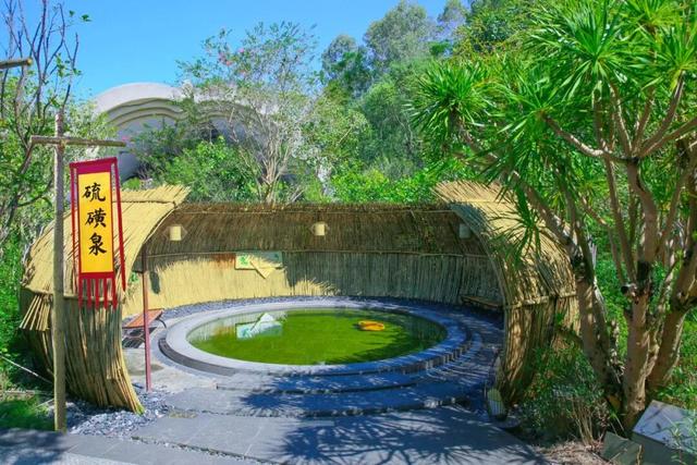 5分钟到达新兴南站！凭高铁票住房享9折优惠、泡汤泉低至¥48元/人！来禅域小镇玩转两天一夜！