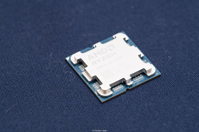 上上代的老i7还在战斗？R7 9700X vs i7 14700KF游戏测试