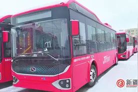 预计到明年3月，乌鲁木齐市营运的新能源公交车占比将达到60%图片