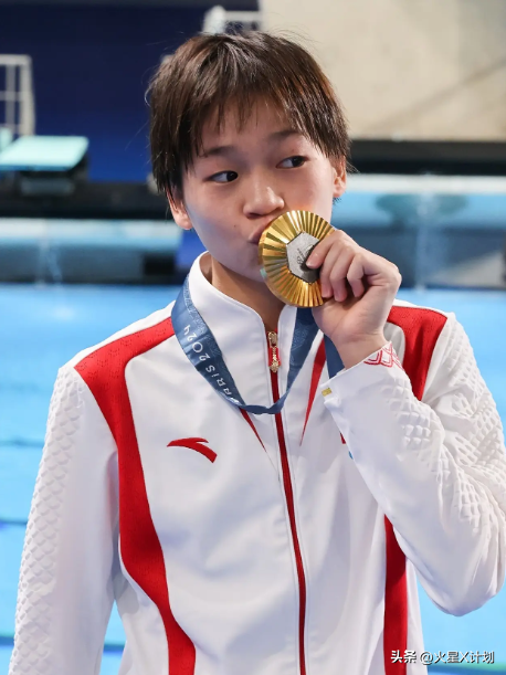 王伟莹终于坦白！难怪全红婵会退出个人赛，樊振东一个字都没说错