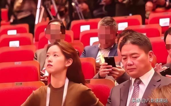 婚变传闻48小时后，刘强东不再隐忍，坦言“在老婆面前没了自信”