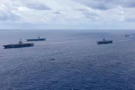 罕见，美军3艘核航母一起现身图片