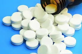 国产他汀能不能替代进口的？医生告诉你答案，别再花冤枉钱！图片