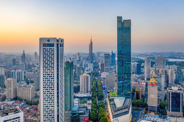 我国首个被撤销的直辖市，曾是六朝古都，今成知名旅游城市