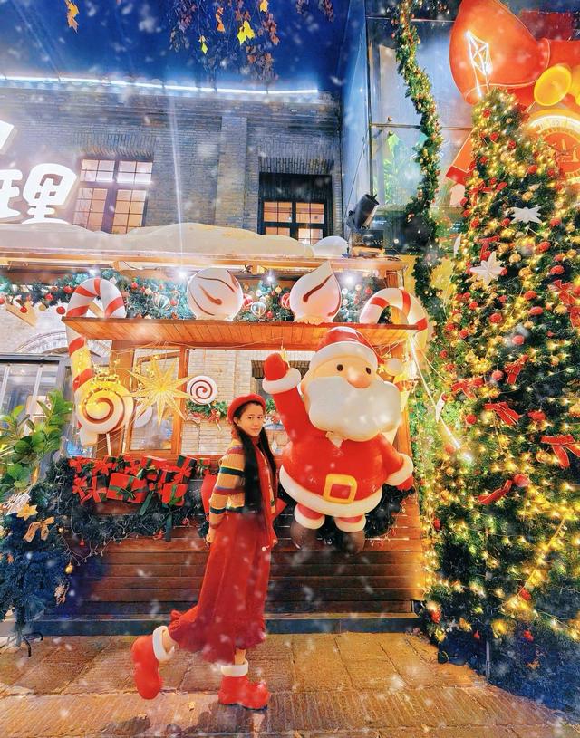 石家庄圣诞街免费逛，人造雪花表演，拍照最佳时间曝光