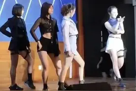 闹大了！高校女生军训热舞走光后续图片