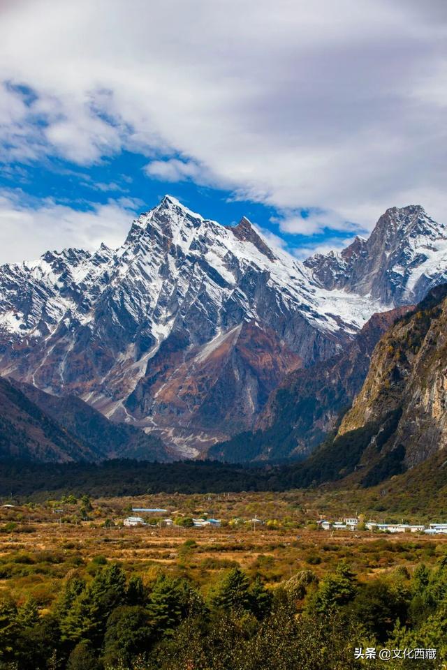 童话书里走出来的秋景！这座低调的西藏宝藏小城，早就该火了！
