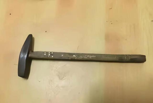 湖北十堰“2·1	”杀人案：杀害老板全家潜逃11年，因一封家书暴露