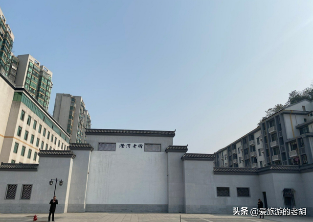消失的长沙百年老街，以酒厂命名，如今只剩下300年的老樟树