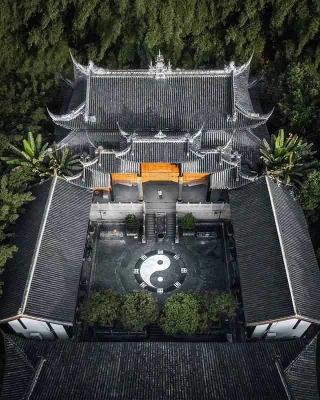 外国人拍出的中国山河火遍全网！网友：美到窒息！