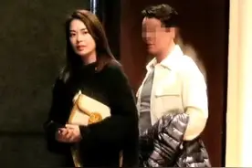 曝46岁Melody新恋情！男方长相儒雅 身份不简单，两人私下密会流出图片