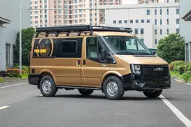 为年轻人打造的露营车，可以当家用车开，可进出地库能吃饭午休图片