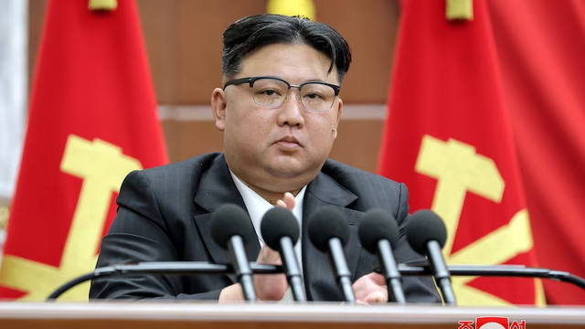 韩军突然在38线开火，60多发弹药倾斜而下，朝鲜船只最后一刻掉头