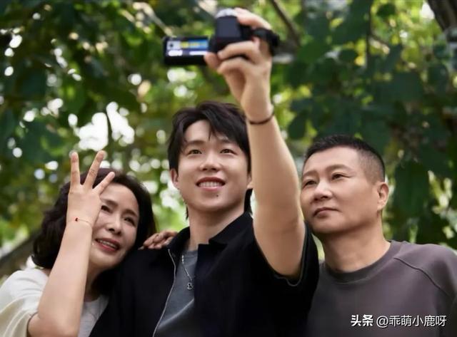 爸爸妈妈看到王楚钦这张图肯定会心疼！