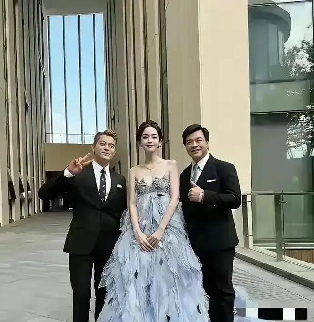 不怪郭富城忍不住跟她合照，作为一个女人，我都心动不已