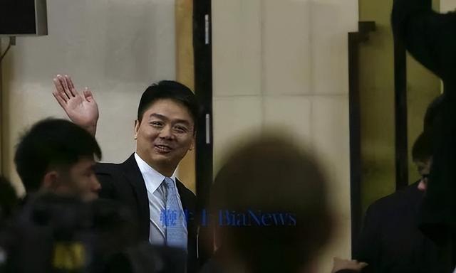 亲情和金钱那个重要？就算是刘强东，也曾在节目中表示对儿子愧疚