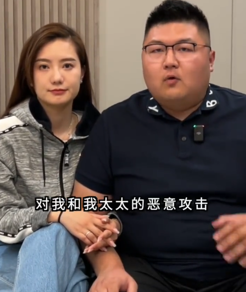 离婚仅1个月再看猴哥与前妻，一个急找下家，一个证实痞幼没说错