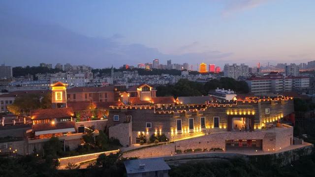 登高揽胜！她见证武汉巨变，三镇风华依然“于斯为盛”