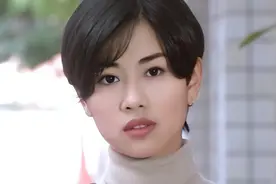 “悲惨”陈松伶：被母亲家暴，被骗光积蓄，嫁小8岁老公至今无子图片