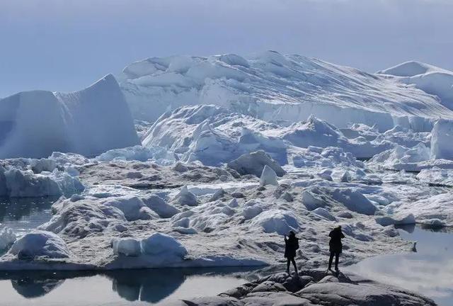 格陵兰棋局：英国中立，北约硬刚，特朗普的 “安全牌” 能打多久？