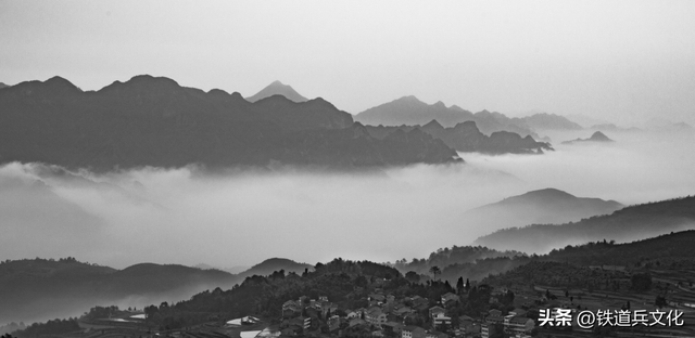 陈德明 || 雾锁层峦隐翠微，银带千叠映朝晖—摄于浙江 温州 永嘉茗岙