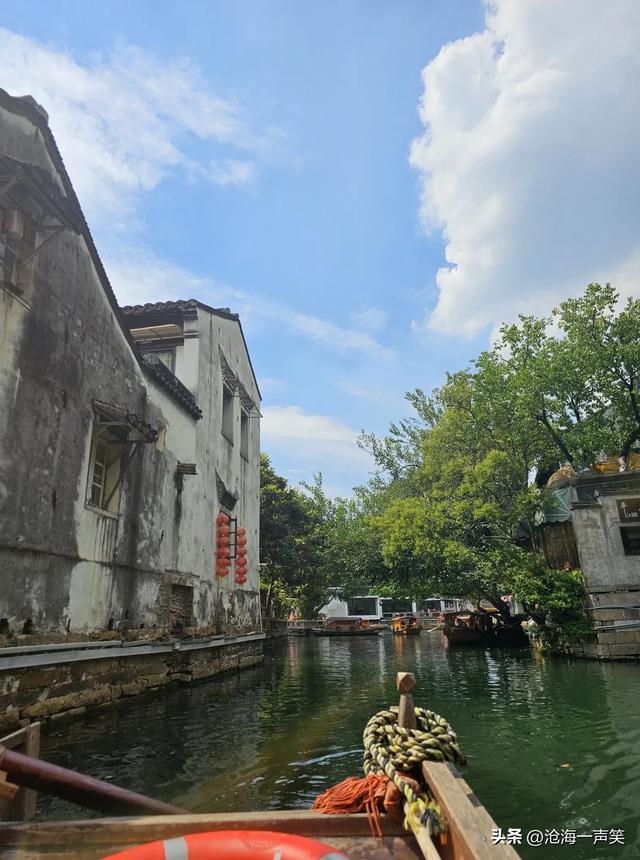 苏州平江路乌篷船的悠悠歌声，一部古代文化与现代文明的交汇