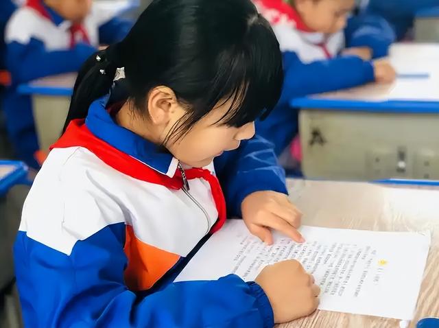 教育部扔下重磅炸弹：2026年开始，全国一律不准再买校外商业试卷