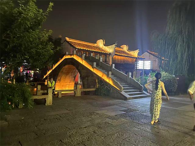 夜游嘉兴月河