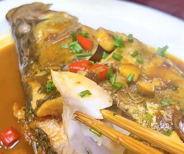 皖南秋游指南：11-12月邂逅人少景美的诗意秘境，尝遍徽州美食。