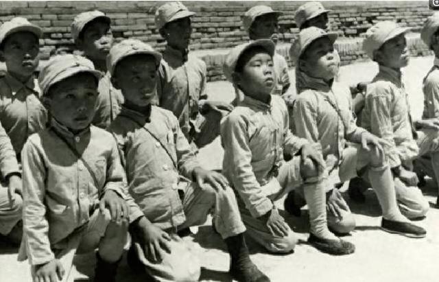 她是主席的妻子，15岁入党，如今依然健在，但很少出现在公众视野